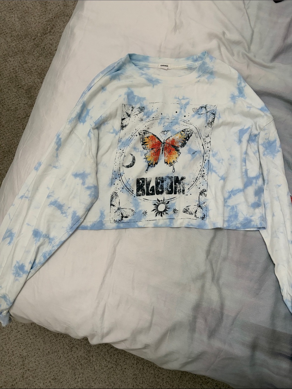 Garage White & Light Blue Tie-Dye Crop Long-Sleeve Tee with Orange Butterfly